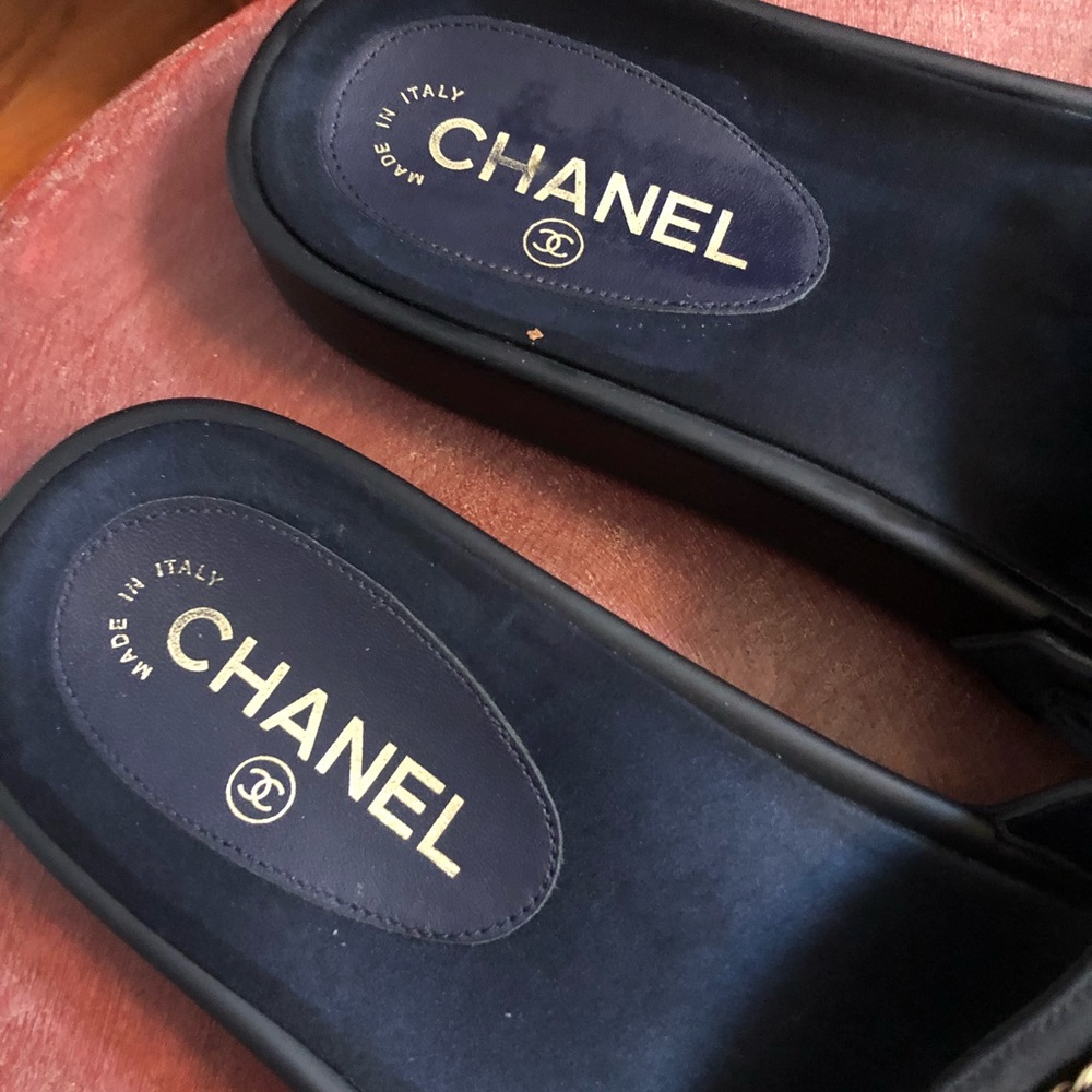 Authentic Chanel chain slides - Picture 4 of 7
